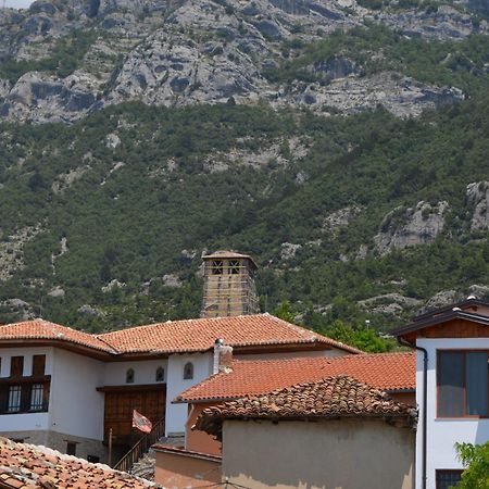 The House Of Dollma , Inside Kruja Castle Hotell Exteriör bild