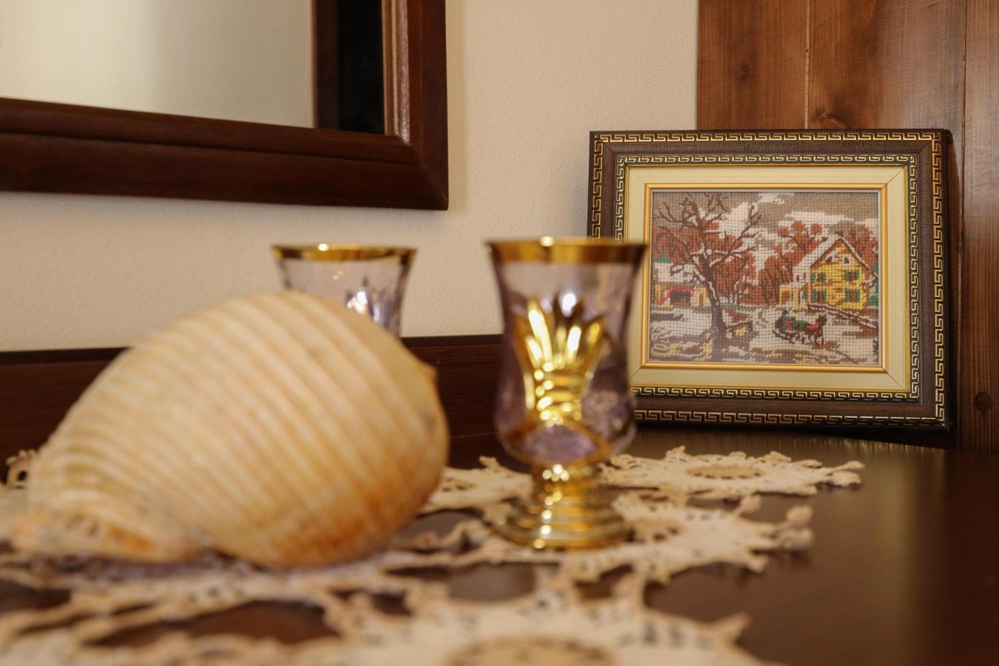 The House Of Dollma , Inside Kruja Castle Hotell Exteriör bild