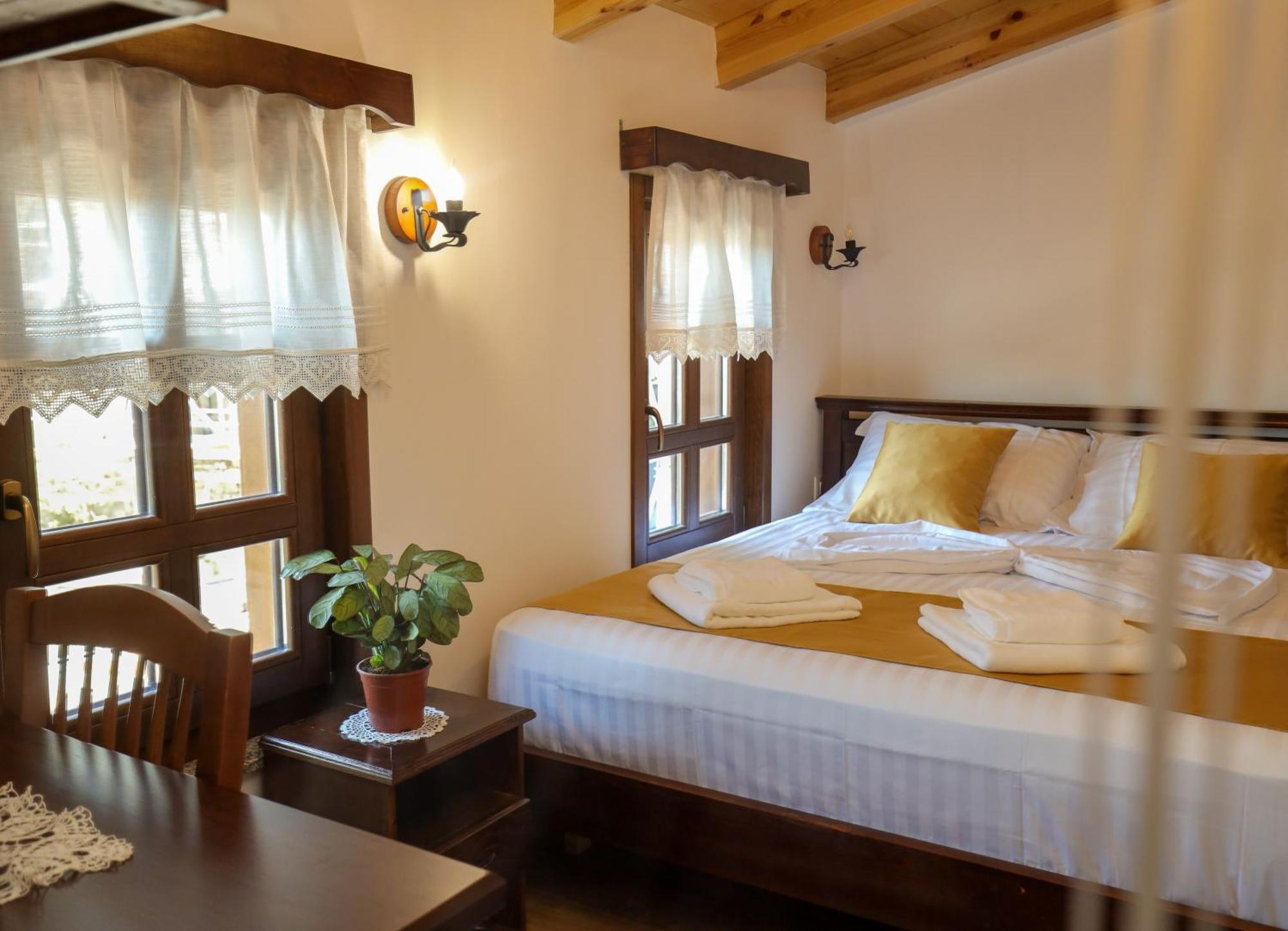 The House Of Dollma , Inside Kruja Castle Hotell Exteriör bild