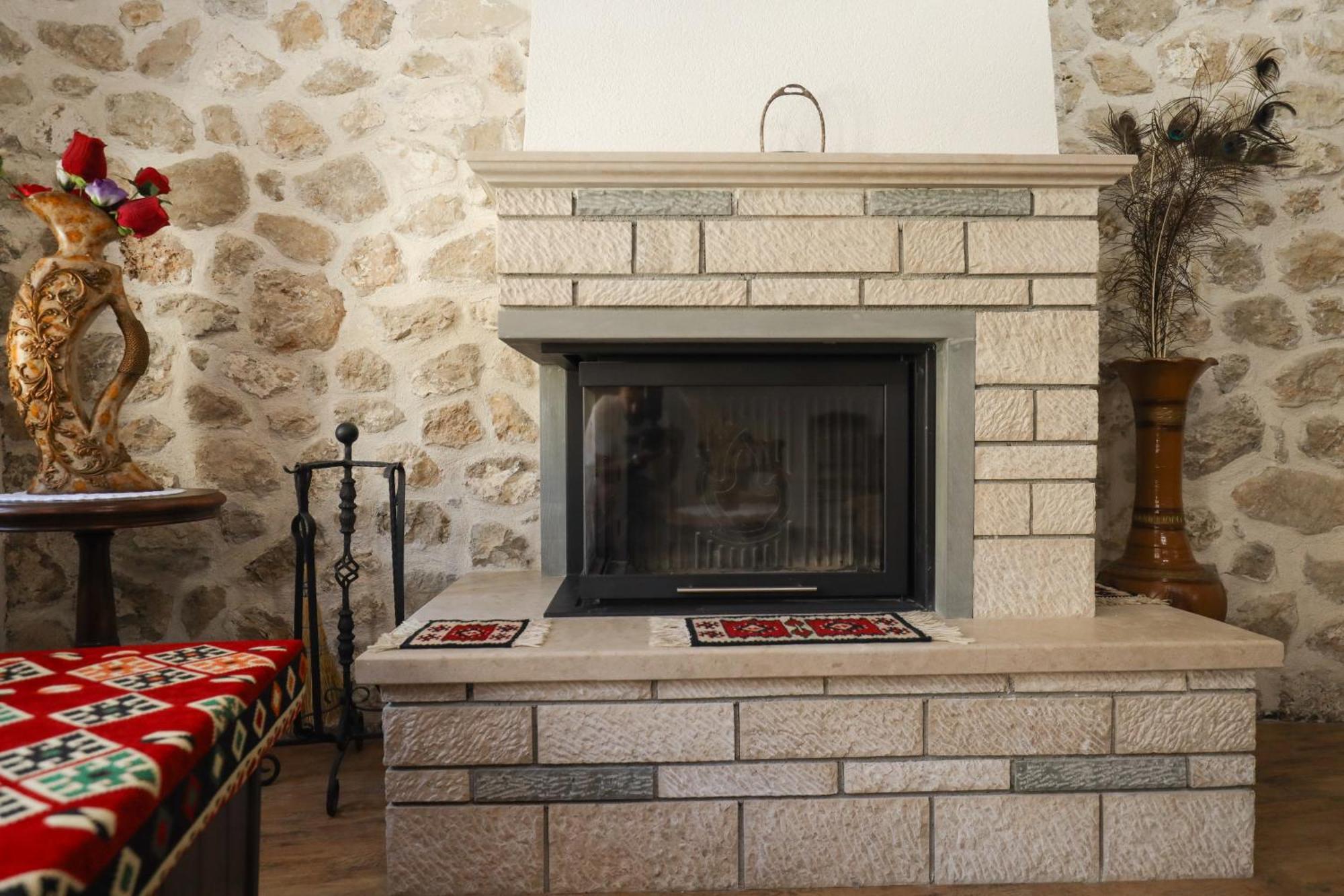 The House Of Dollma , Inside Kruja Castle Hotell Exteriör bild