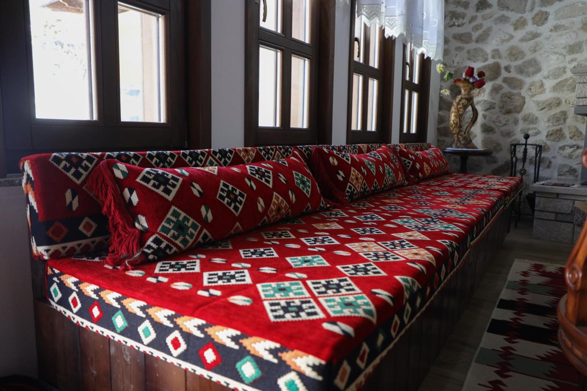 The House Of Dollma , Inside Kruja Castle Hotell Exteriör bild
