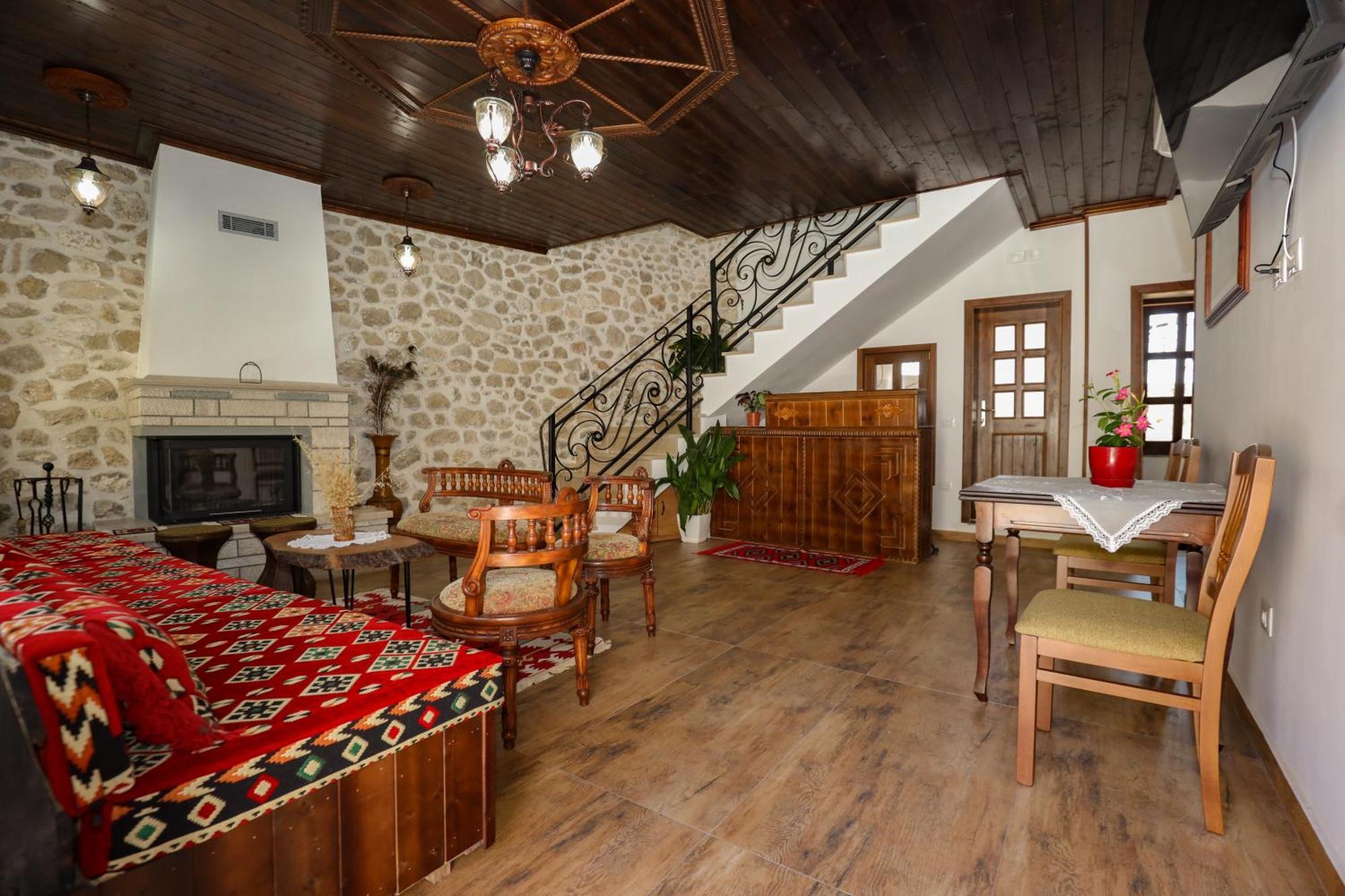 The House Of Dollma , Inside Kruja Castle Hotell Exteriör bild