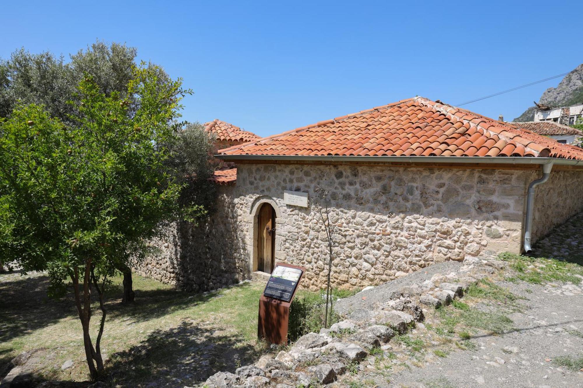 The House Of Dollma , Inside Kruja Castle Hotell Exteriör bild